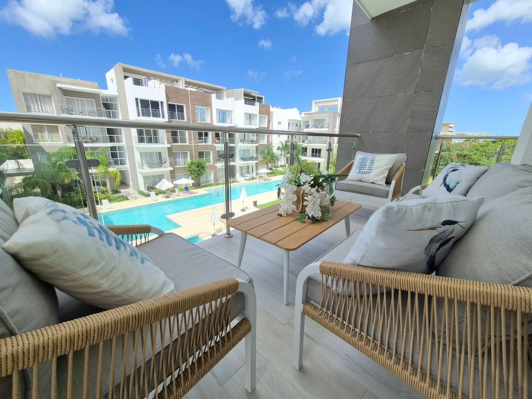 Corner 2BDR in Coral Bay 2 in front of Hard Rock