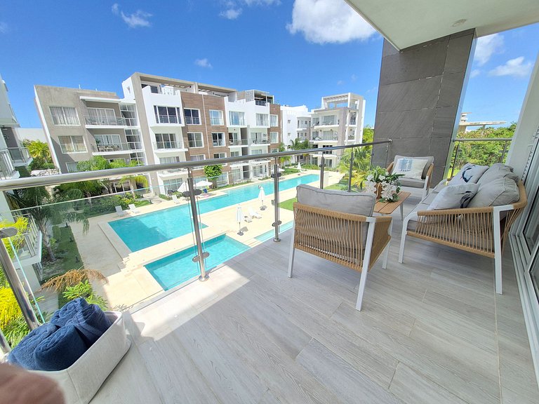 Corner 2BDR in Coral Bay 2 in front of Hard Rock