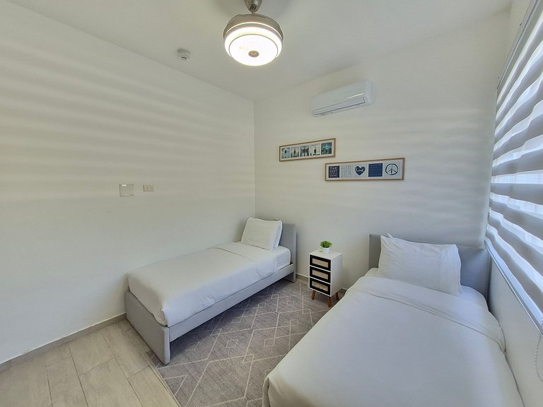 Pool & Golf View Condo Inside Hard Rock Area