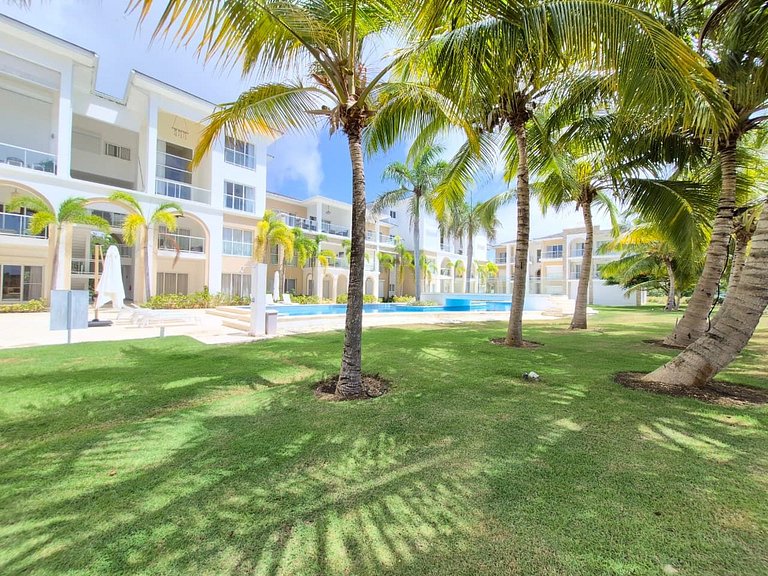 Cana Pearl 2BR Getaway | Pool & Golf Views